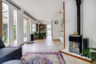 Image de Serene Getaway: Charming Cozy Chalet with Generous Private Garden at the Veluwe.