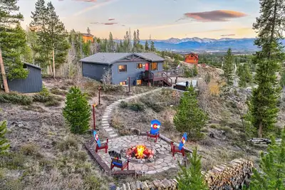 Image de Home w\/ Hot Tub\/Views-The Sweet Spot Between Winter Park Resort and Lake Granby
