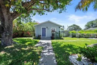 Image de 3\/2 Bungalow in Delray Beach