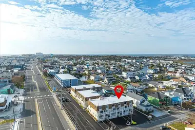 Image de Fenwick Island, 1 block to beach, 2 Br condo, Sleeps 6, 2 parking spots