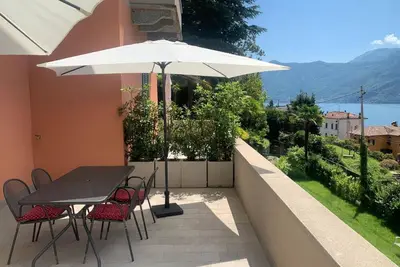 Image de Lake View Apartment with Pool, Garden and Parking