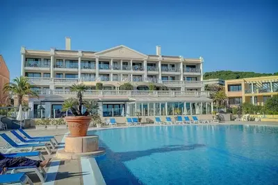 Image de Immogroom - Piscine - Jardin - Terrasse - Ac