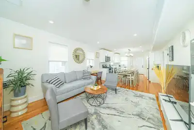 Image de 80-2  4br Boston - Bright Family Stay near Pjp Ii Park