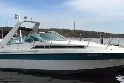Image de 32ft carver boat. . Beautiful cabin on the river. . enjoy the peace and quiet. .
