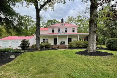 Image de Enchanting Historical1906 Modern Farmhouse: Perfect Blend of History and Comfort