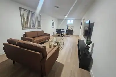 Image de New Listing. Best Location. Luxury Basement suite experience