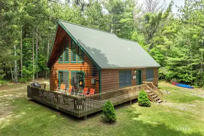 Image de Charming Cabin accommodates 8 people, 2 miles from Whiteface Mountain and 11 miles from Lake Placid
