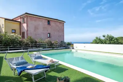 Image de Confortable appartement pour 5 personnes avec Wifi, climatisation, piscine, Tv, patio et parking