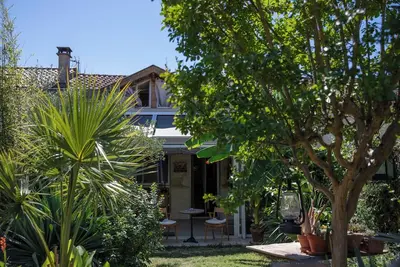 Image de 2 Bedroom Private vacation home in Bègles