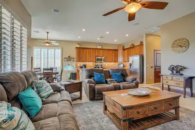 Image de Surprise Home w/ Patio & Pool: Walk to Parks!