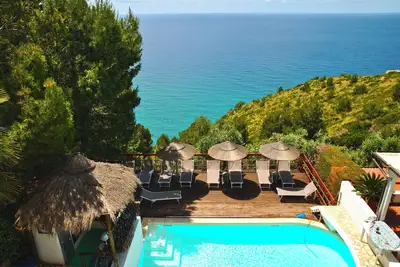 Image de Villa Giulia Resort avec piscine privée et vue imprenable sur la mer
