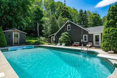 Image de Woodski Retreat w/Heated Pool on 3+ Private Acres