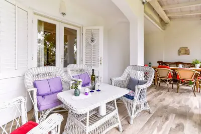 Image de Appartement de deux chambres avec la terrasse Barbat, Rab (A-20170-d)