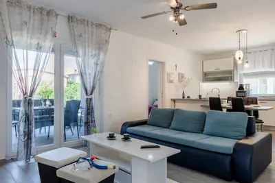 Image de Appartement de trois chambres avec la terrasse Vir (A-23333-a)