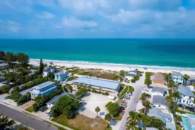 Image de Island Beach Club 2 - Condo 2 Bedroom / 1. 5 Bath ground level gulf front, . . .