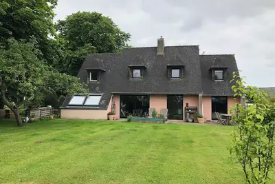 Image de Grande maison sans vis-à-vis au cœur d'un jardin arboré à 3km des plages
