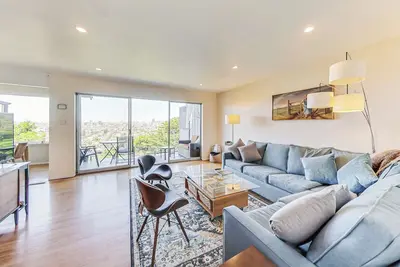 Image de 2 bedroom one bath home next to Bernal Park with stunning city views