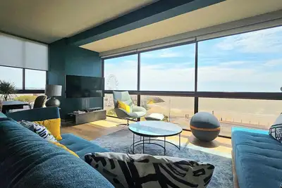 Apt 6 pers, classé 4*, clim, vue mer, 2 min à pied des plages