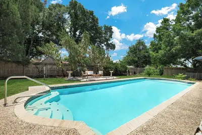 Image de Pool Home Nr Dt + River Walk + Alamo | WiFi Yard