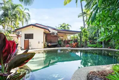 Image de Relax at Sudbury Shores Beach House- Tropical Kewarra Beach Retreat | Lagoon Pool + Outdoor Bath