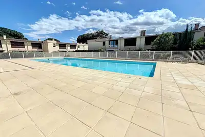 Image de Appartement avec piscine, tennis, parking et climatisation près des plages