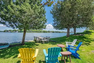 Image de Waterfront home on Buttermilk Bay
