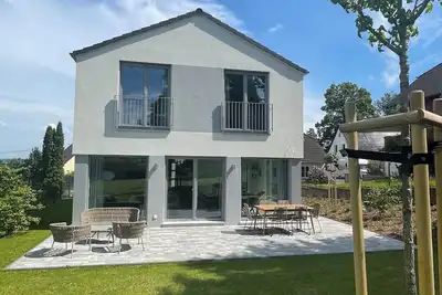 Image de Neues, Modernes Ferienhaus Zugzuflucht 3 Schlafzimmer mit Terrasse und Garten
