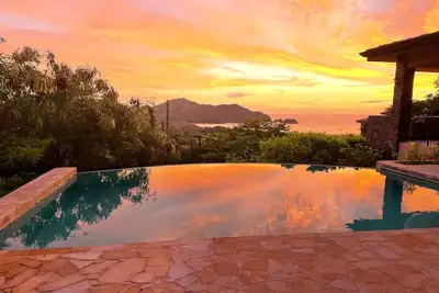 Image de Sweeping Views - Single Level - Gated Community with Beach Club Option