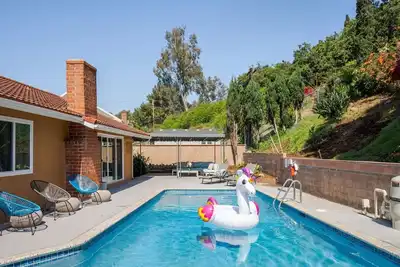 Image de Aqua Oasis| Games| Close to Dt| Beautiful Patio