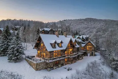 Image de Mountainside 5-Br Ski-In/Out Okemo Villa