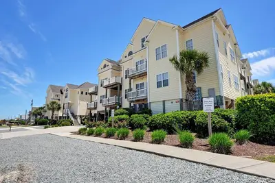 Image de 2 Bedroom in Surf City- community pool and beach access steps away