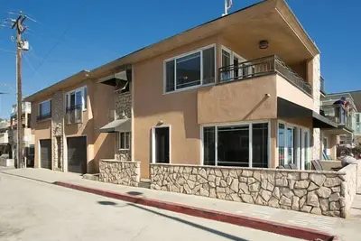 Image de Beautiful 2 Bedroom 3 Bathroom two-story oceanfront home