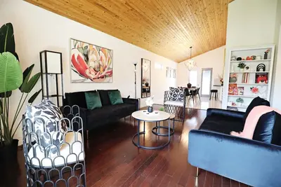 Image de Family & Pet Friendly | A/C | Disney+ | Near Wem