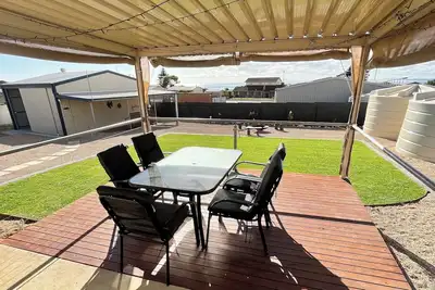 Image de The Lighthouse - lovely 3 bedroom home- Sea glimpses from the back deck!