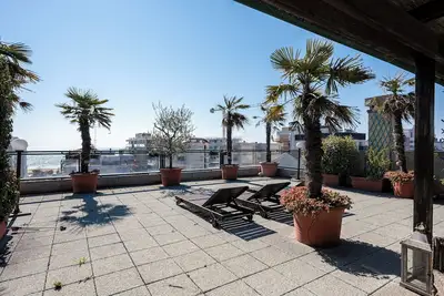 Image de Penthouse With Beautiful Terrace
