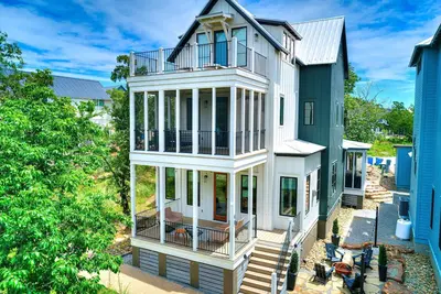 Image de Carlton Landing-The Treehouse