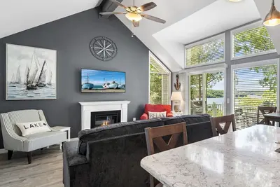 Image de Lakeview Cottage home in Tan-Tar-A / Margaritaville Resort in Osage Beach.