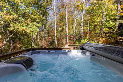 Image de Luxury Innsbruck mountain lodge w\/golf views, steam room, hot tub-Dogs ok