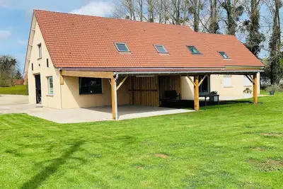 Image de Maison en pleine campagne avec ses aménagements extérieurs exceptionnels + 1 Spa