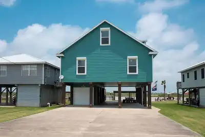 Image de Large Home Near the Caney Y with Pool!