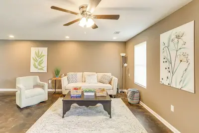 Image de Quaint Pocahontas Townhome, Central Location!