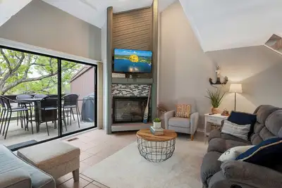Image de Lakefront Condo in the Heart of Osage Beach!