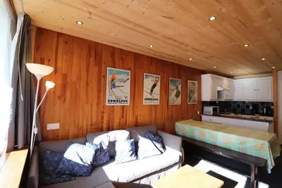 Image de 300m du centre station, 2ème étage, balcon, télévision, casier à ski, 55m², Tignes