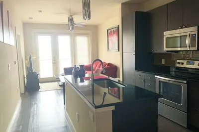 Image de Home away from home/pet friendly stylish cozy 1 bedroom apartment with pool