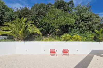 Image de Villa d'architecte minimaliste, inspiration californienne, au calme, vue mer.