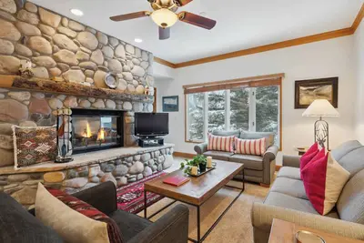Image de The Charter at Beaver Creek A260