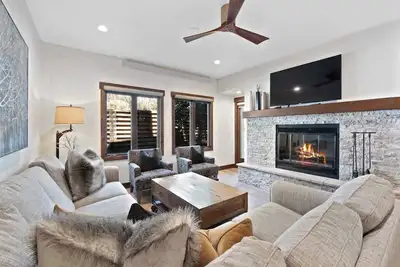 Image de The Charter at Beaver Creek A1505
