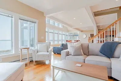 Image de Spacious York Home - Stunning Ocean Views, Ideal for Multi-Family Stays