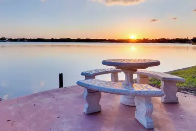 Image de 16 Mi to Manatee Viewing! Spacious Tampa Retreat
