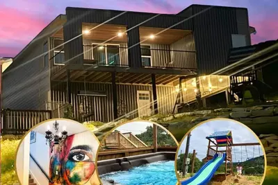 Image de New Forest House in Canyon Lake w/ Hot Tub!